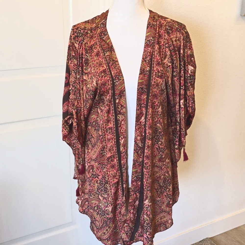 🍃 NWT Kariella Juliet kimono paisley OS
